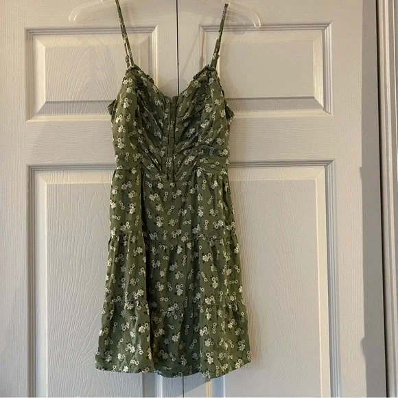 green emerald velvet dress Aeropostale Women's Tiered Midi Dress, Ivory at Amazon Women's Clothing  store main image 1